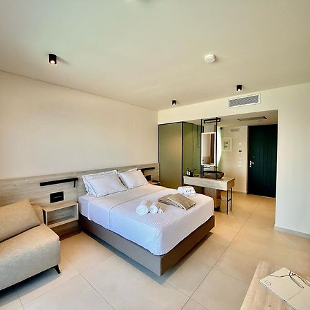 Eleia Seafront Rooms & Villas Petra  Eksteriør billede