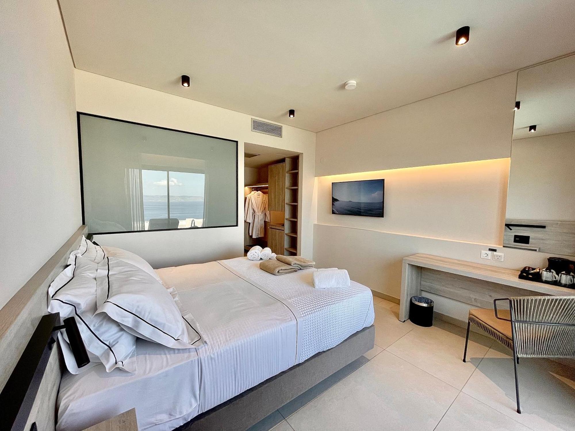Eleia Seafront Rooms & Villas Petra  Eksteriør billede