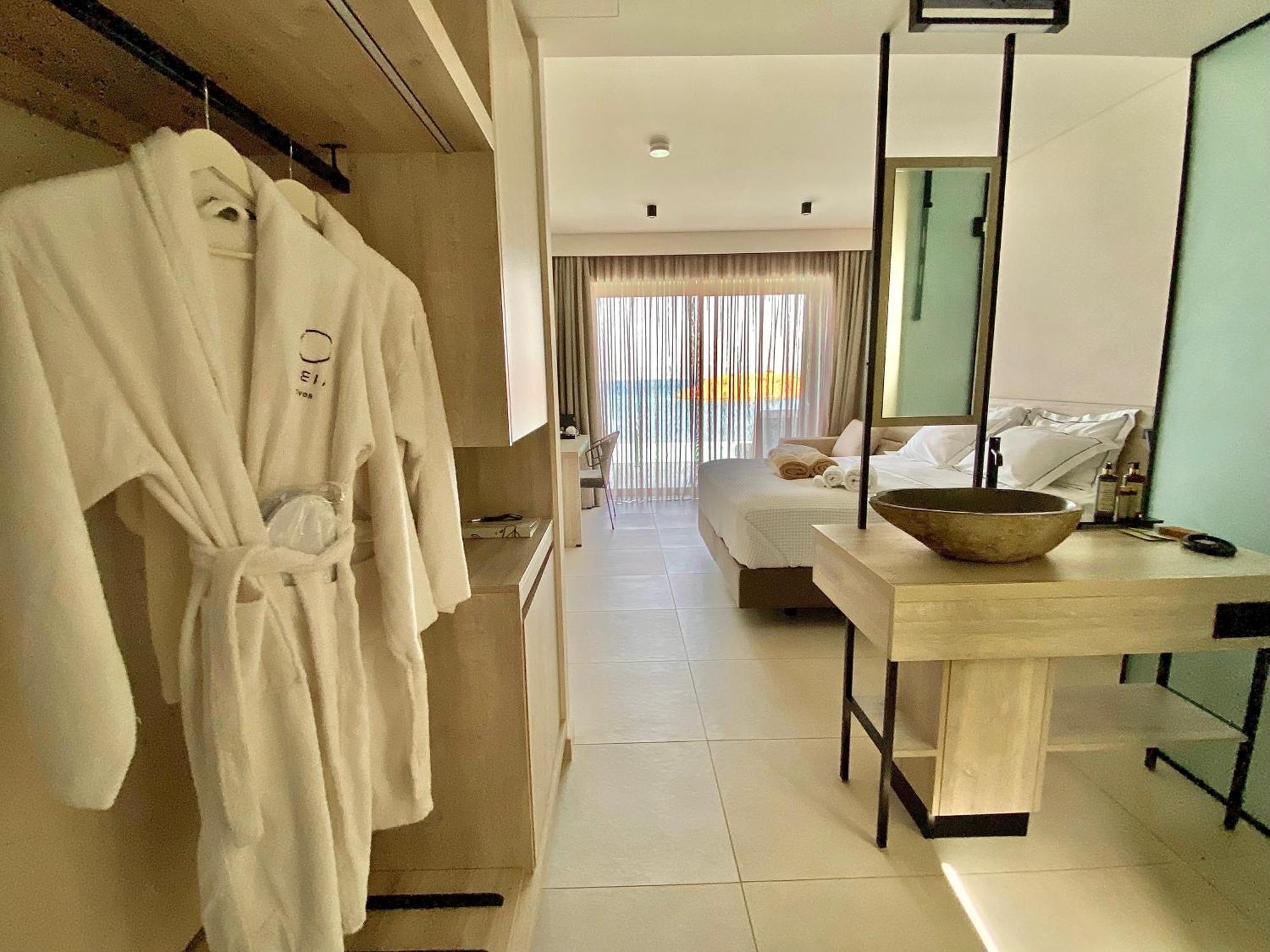 Eleia Seafront Rooms & Villas Petra  Eksteriør billede