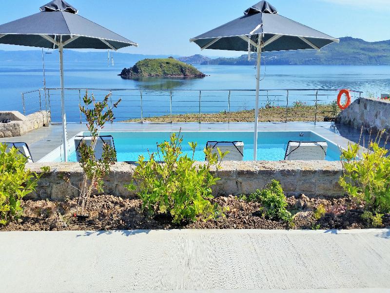 Eleia Seafront Rooms & Villas Petra  Eksteriør billede