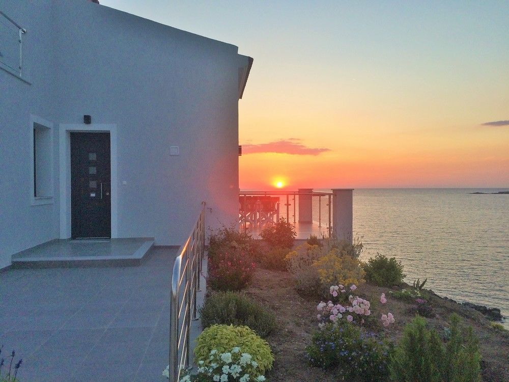 Eleia Seafront Rooms & Villas Petra  Eksteriør billede