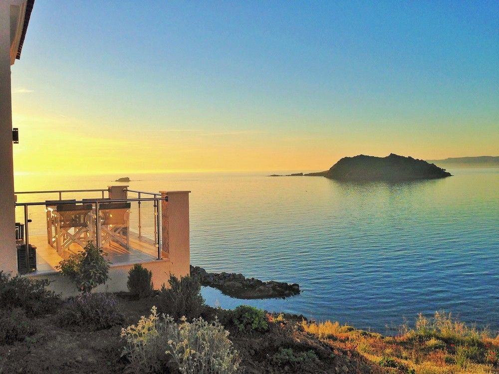 Eleia Seafront Rooms & Villas Petra  Eksteriør billede