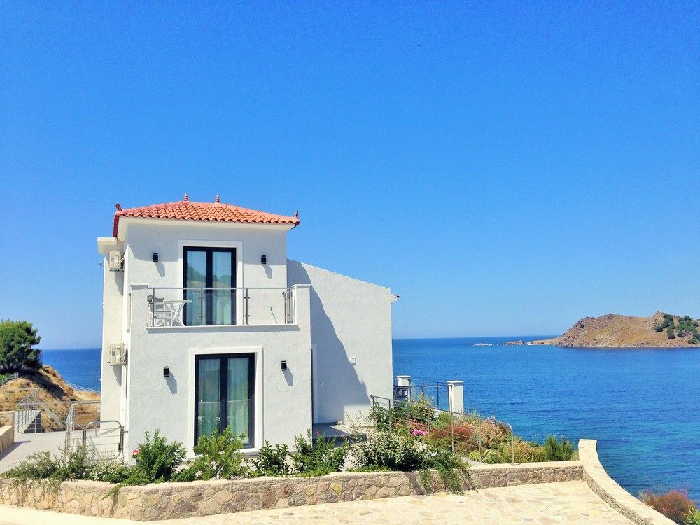 Eleia Seafront Rooms & Villas Petra  Eksteriør billede