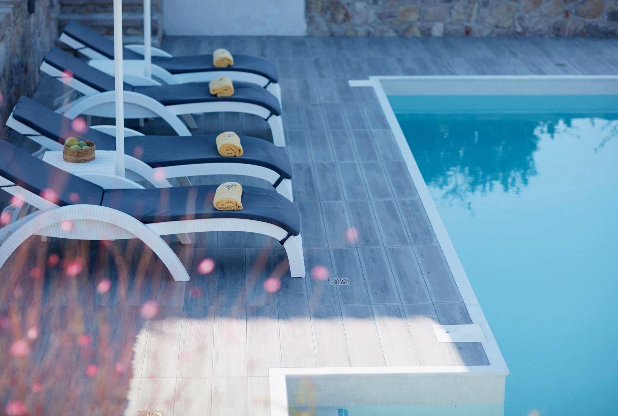 Eleia Seafront Rooms & Villas Petra  Eksteriør billede